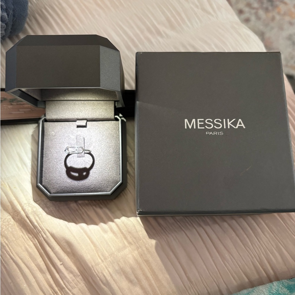 Diamond Move Uno Ring in 18K White Gold